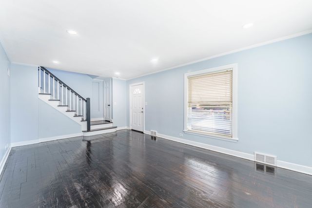 2116 S 21st Avenue, Broadview, IL 60155