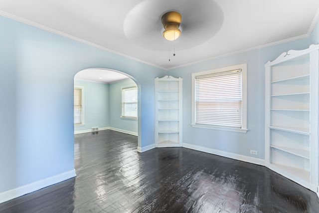 2116 S 21st Avenue, Broadview, IL 60155