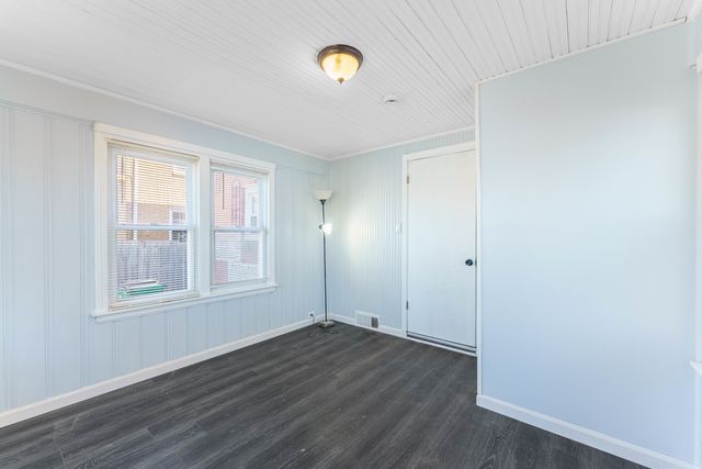 2116 S 21st Avenue, Broadview, IL 60155