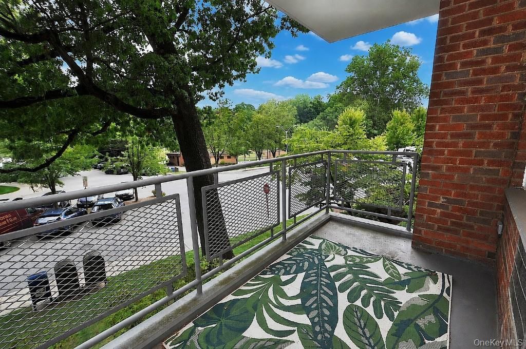 281 Garth Road B1G, Scarsdale, NY 10583 — photo 2