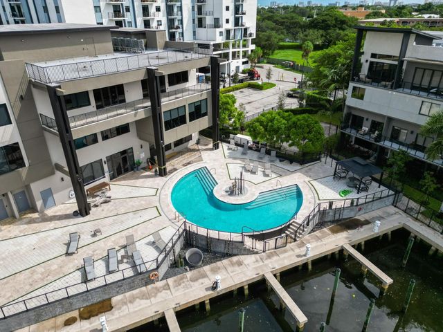 173 SE 1st Circle, Pompano Beach, FL 33060