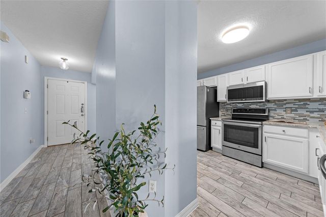 2705 EMERALD LAKE CT 2705, Kissimmee, FL 34744