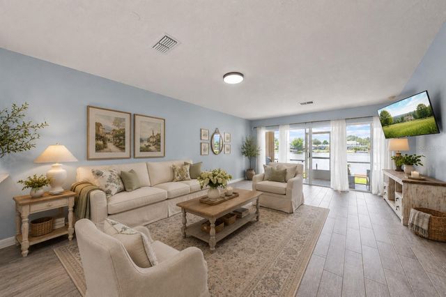 2705 EMERALD LAKE CT 2705, Kissimmee, FL 34744