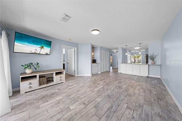 2705 EMERALD LAKE CT 2705, Kissimmee, FL 34744