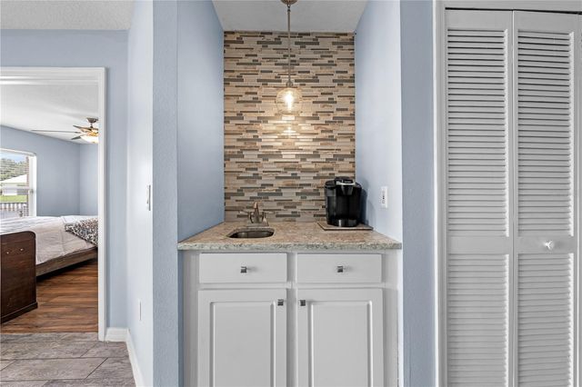 2705 EMERALD LAKE CT 2705, Kissimmee, FL 34744