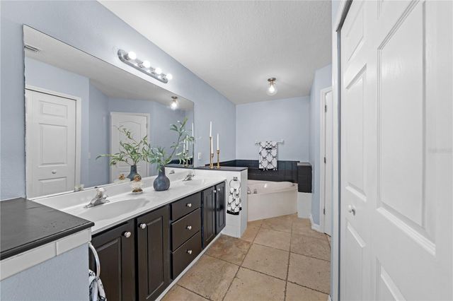 2705 EMERALD LAKE CT 2705, Kissimmee, FL 34744