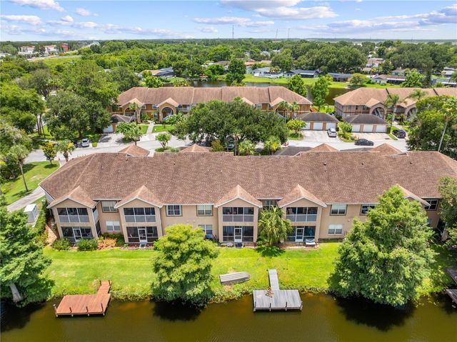 2705 EMERALD LAKE CT 2705, Kissimmee, FL 34744