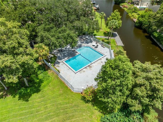 2705 EMERALD LAKE CT 2705, Kissimmee, FL 34744