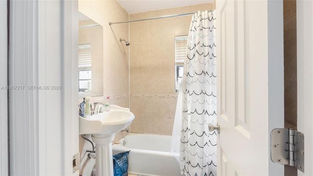 491 NW 108th Ter, Miami, FL 33168