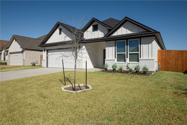 2908 Goldberg, Bryan, TX 77808