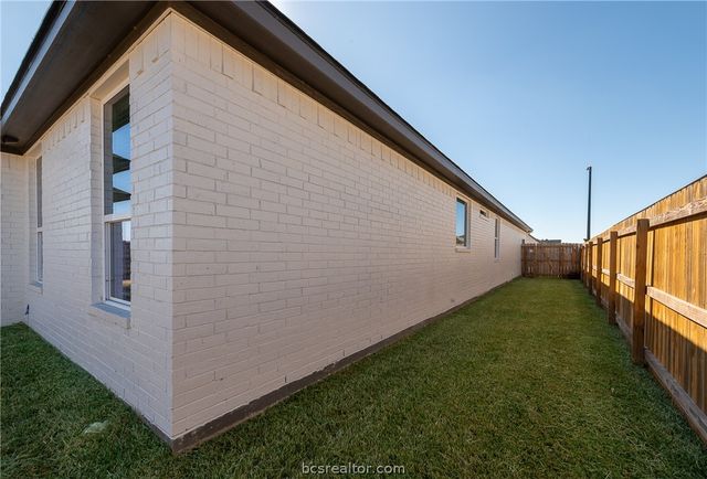 2908 Goldberg, Bryan, TX 77808