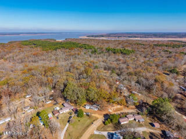 352 Coles Point Road, Batesville, MS 38606