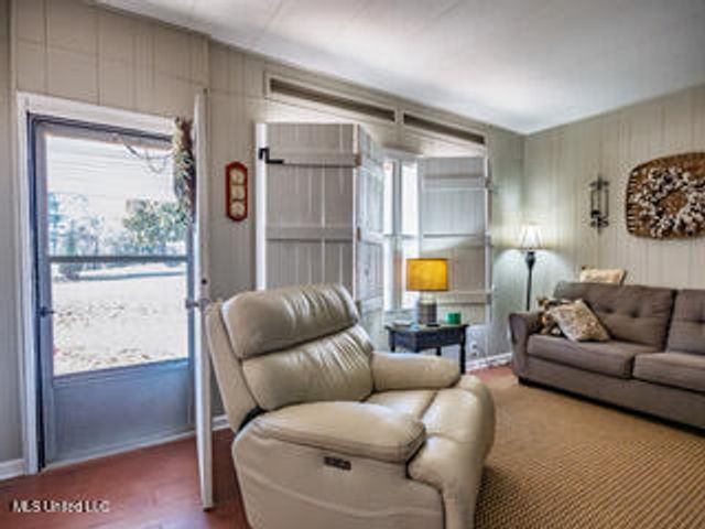 352 Coles Point Road, Batesville, MS 38606