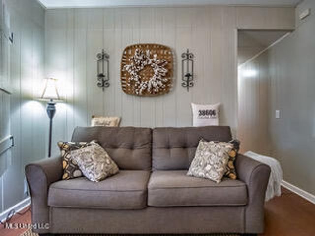 352 Coles Point Road, Batesville, MS 38606