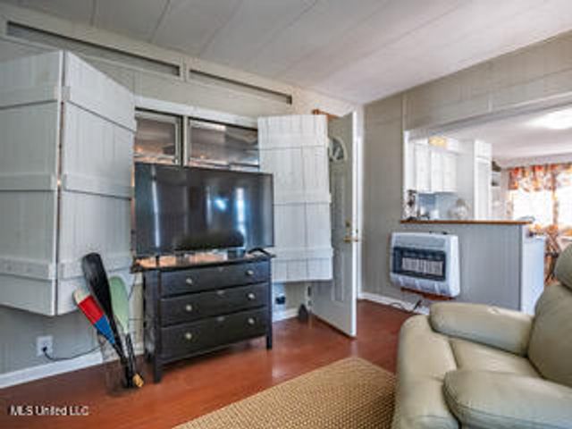 352 Coles Point Road, Batesville, MS 38606