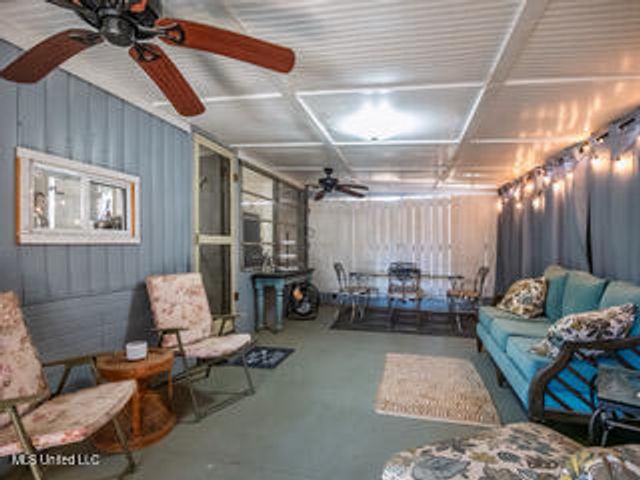 352 Coles Point Road, Batesville, MS 38606