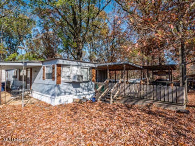 352 Coles Point Road, Batesville, MS 38606
