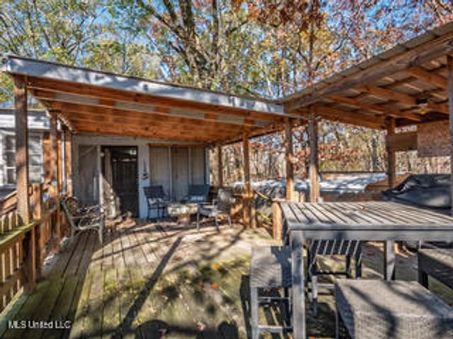 352 Coles Point Road, Batesville, MS 38606