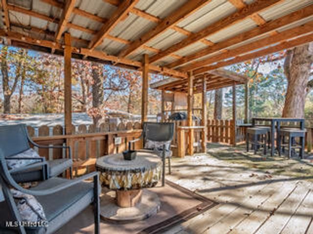 352 Coles Point Road, Batesville, MS 38606