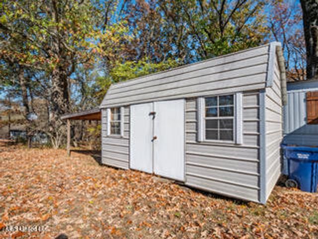 352 Coles Point Road, Batesville, MS 38606