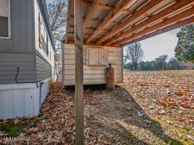 352 Coles Point Road, Batesville, MS 38606