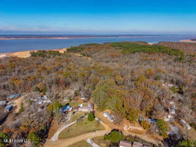 352 Coles Point Road, Batesville, MS 38606