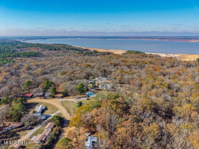 352 Coles Point Road, Batesville, MS 38606