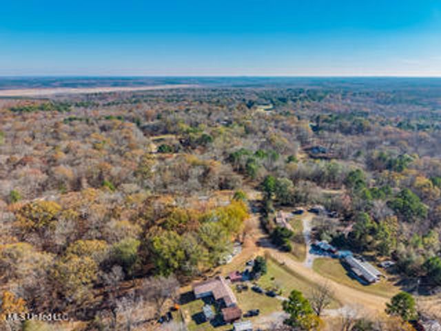 352 Coles Point Road, Batesville, MS 38606