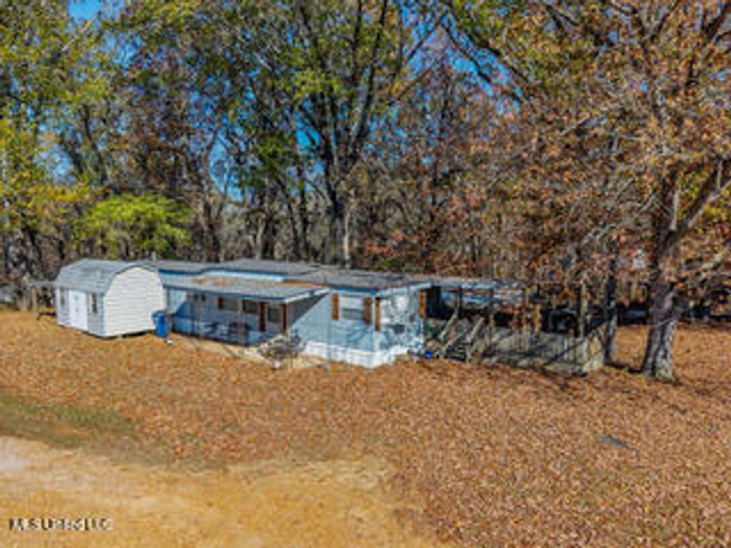 352 Coles Point Road, Batesville, MS 38606