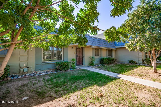 2030 W HIGHLAND Avenue, Phoenix, AZ 85015