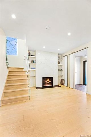 262 W End Avenue, Brooklyn, NY 11235