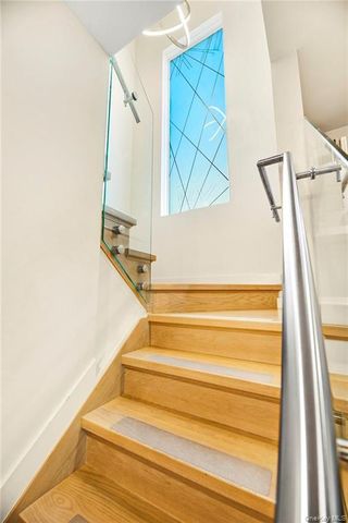 262 W End Avenue, Brooklyn, NY 11235