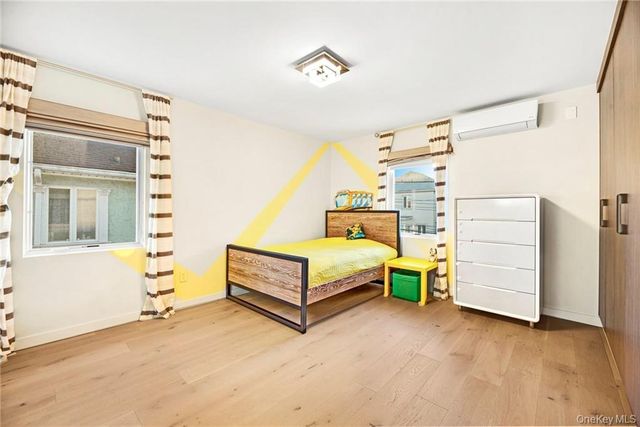 262 W End Avenue, Brooklyn, NY 11235