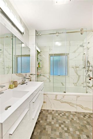 262 W End Avenue, Brooklyn, NY 11235