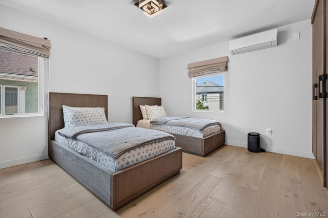 262 W End Avenue, Brooklyn, NY 11235