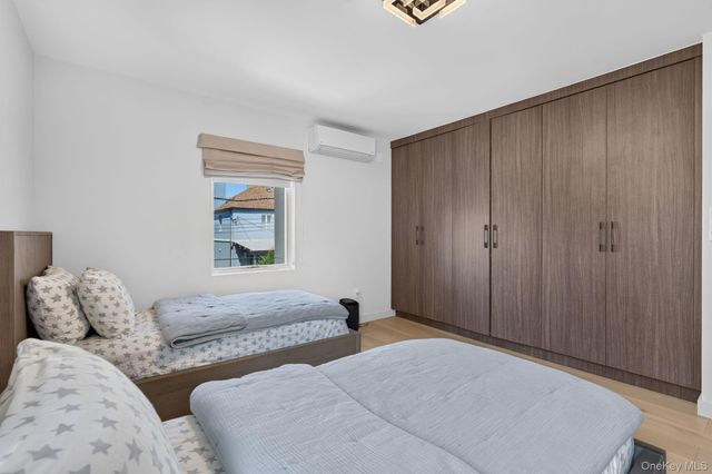 262 W End Avenue, Brooklyn, NY 11235