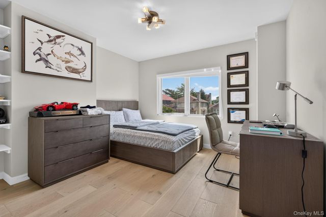 262 W End Avenue, Brooklyn, NY 11235