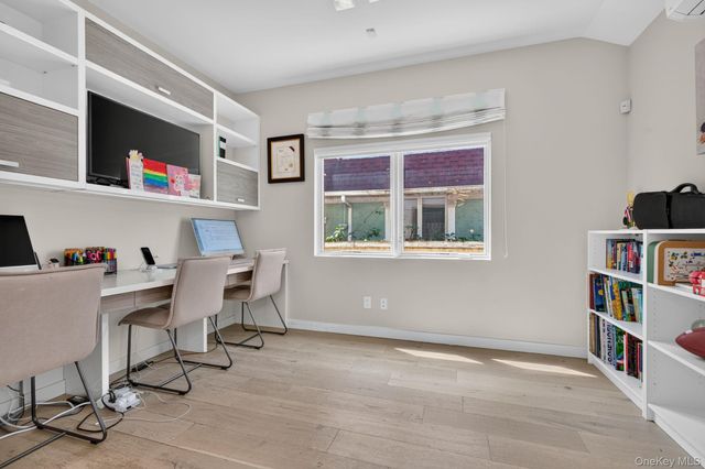 262 W End Avenue, Brooklyn, NY 11235