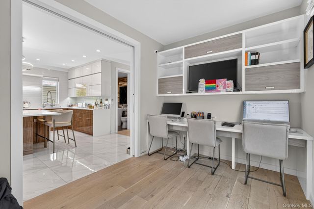 262 W End Avenue, Brooklyn, NY 11235