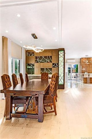 262 W End Avenue, Brooklyn, NY 11235