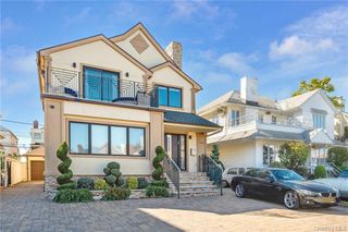 262 W End Avenue, Brooklyn, NY 11235
