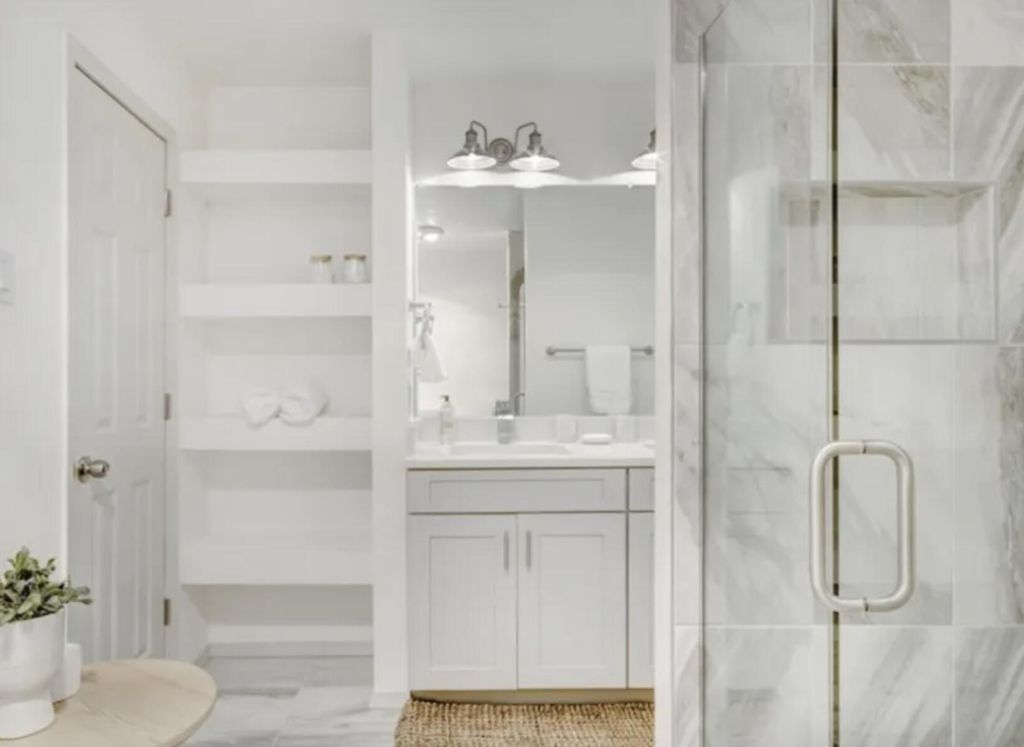 Image 16 of property listing at 9620 San Gabriel Road NE, Albuquerque, NM 87111