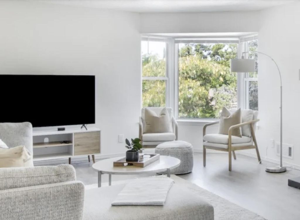 Image 7 of property listing at 9620 San Gabriel Road NE, Albuquerque, NM 87111