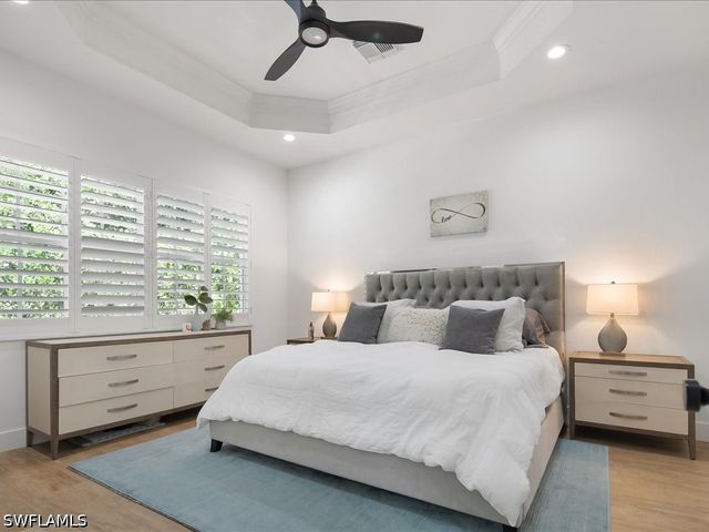 16196 Parque LN, Naples, FL 34110