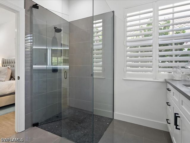 16196 Parque LN, Naples, FL 34110