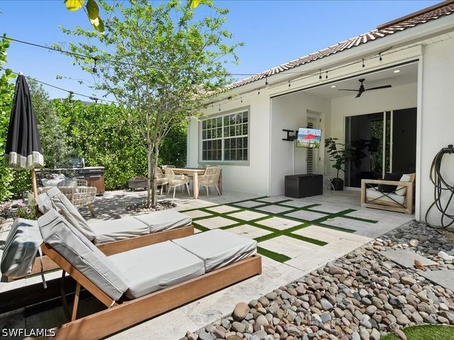 16196 Parque LN, Naples, FL 34110