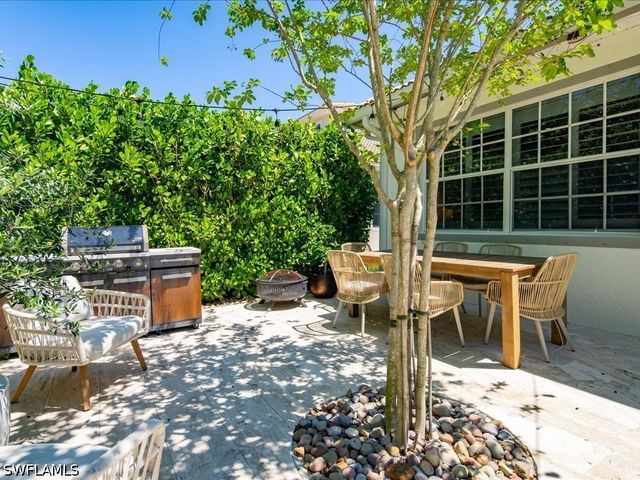 16196 Parque LN, Naples, FL 34110