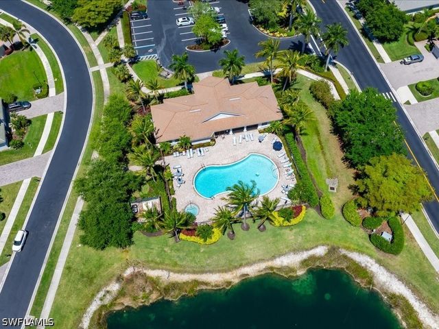 16196 Parque LN, Naples, FL 34110