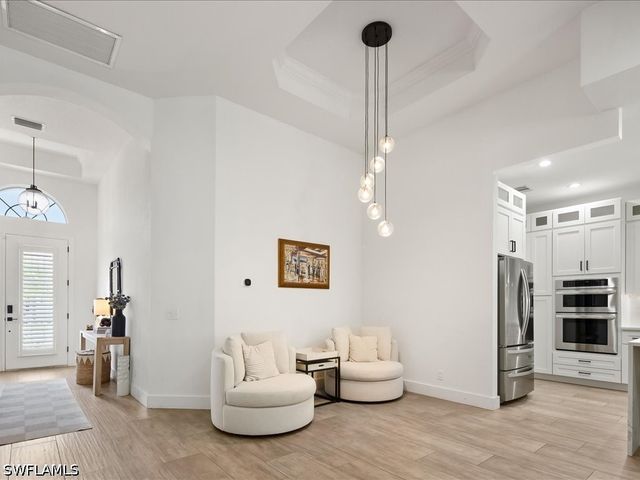 16196 Parque LN, Naples, FL 34110