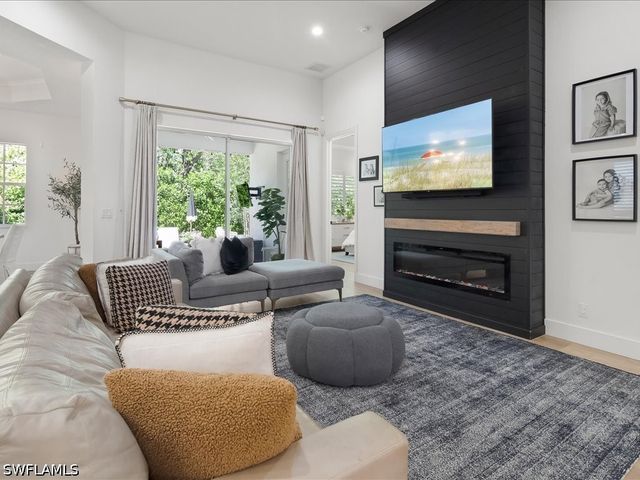 16196 Parque LN, Naples, FL 34110